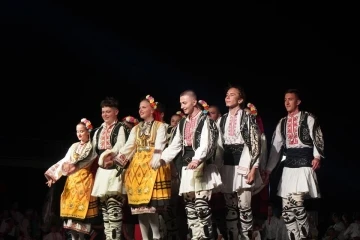 8. Ayvalık Deniz-Kum-Güneş ve Halk Dansları Festivali başlıyor