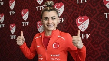 A Milli Kadın Futbol Takımı kalecisi Selda Akgöz'ün favorileri Muslera ve Uğurcan