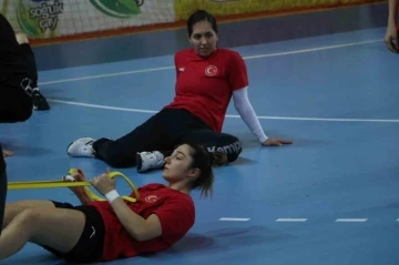 A Milli Kadın Hentbol Takımı, Rize’de oynayacağı Karadağ maçına hazırlanıyor
