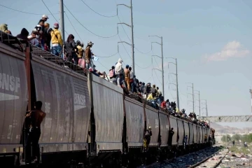 ABD ve Meksika sınır geçişlerinin açık tutulması konusunda anlaştı

