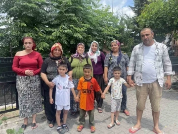 Adana’da öğretmenin öldüğü yola mahalleli üst geçit istiyor
