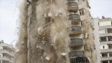 Adana'da depremde yıkılan Mete Apartmanı'nın müteahhidi ile inşaat mühendisi yargılanıyor