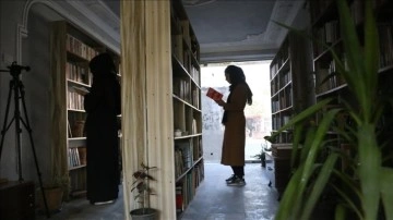 Afganistan'da kadınların STK'lerde çalışmasına getirilen yasağa dünyadan tepki