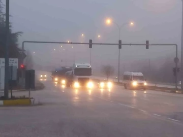 Afyonkarahisar-Antalya Karayolu’nda sis etkili oldu
