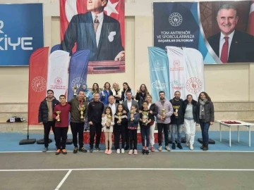 Afyonkarahisar’da 6 farklı kategoride yapılan tenis turnuvası sona erdi
