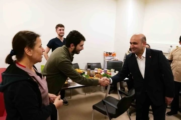 AK Parti İl Başkanı Albayrak’tan sağlık çalışanlarına ve emniyet güçlerine bayram ziyareti
