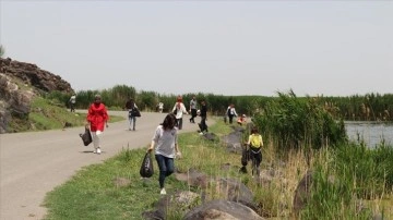 Akademisyen ve öğrenciler Ağrı Dağı Milli Parkı'nda temizlik yaptı