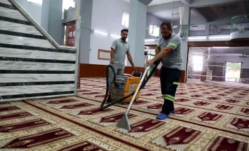 Akdeniz’de ibadethaneler temizleniyor
