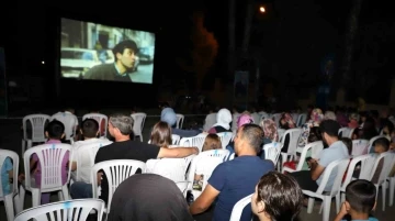 Akdenizliler açık hava sinemasıyla nostalji yaşıyor
