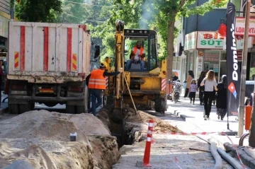 Akşehir’de içme suyu şebekesi yenileme çalışmaları sürüyor
