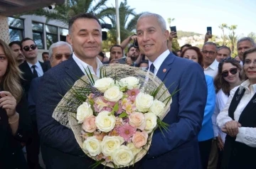 Alanya Belediye Başkanı Osman Özçelik görevi devraldı
