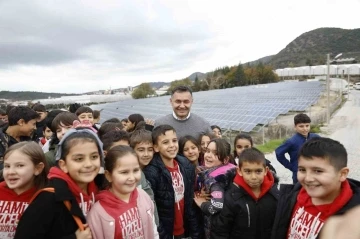 Alanya Belediyesi Güneş Enerji Santrali öğrencileri ağırladı
