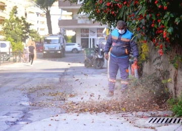 Alanya Belediyesi şehrin temizliğinde 7/24 görevde
