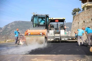 Alanya’da asfalt yenileme çalışmaları devam ediyor
