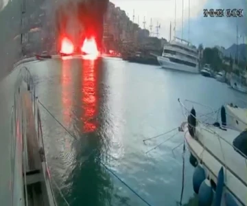 Alanya’da iki teknede çıkan yangın güvenlik kamerasına yansıdı
