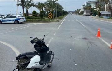 Alanya’da kamyon ile motosiklet çarpıştı: 1 ölü
