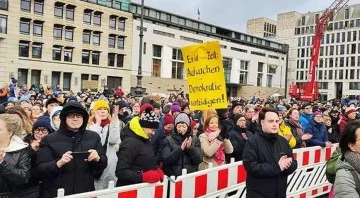 Almanya'da 'Bütün yabancıları sınır dışı etme toplantısı' 