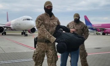 Almanya’da cinayet şüphelisi olarak aranan Türk, Polonya’da uçakta yakalandı