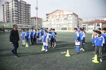 Altındağ Belediyesi ücretsiz futbol kurslarıyla futbolcu yetiştiriyor
