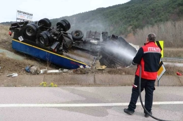 Amasya’da akaryakıt tankeri devrildi: 1 yaralı
