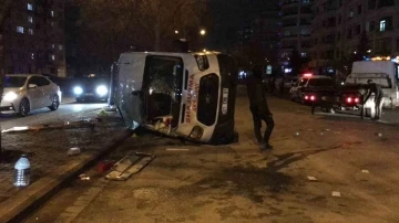 Konya'da ambulans ile otomobil çarpıştı: 4 yaralı