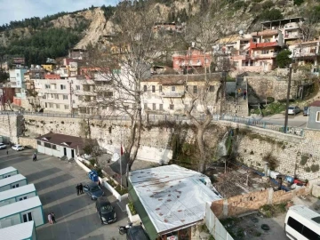 Amonas Dağları’na kurulu tarihi kent Belen’in evlerinde hasar yok
