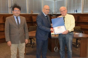 Anadolu Üniversitesi’nde kültür söyleşilerine Prof. Dr. Halil Berktay konuk oldu
