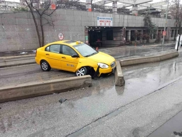 Ankara’da yağmur yağışı hayatı olumsuz etkiledi
