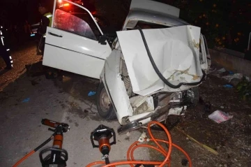 Antalya'da feci kaza: 2 ölü, 3 yaralı
