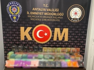Antalya’da kaçak sigara ve sahte alkol operasyonu
