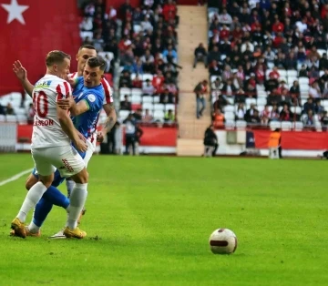  Antalyaspor sahasında  Çaykur Rizespor ile golsüz berabere kaldı!
