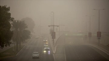 Arap ülkelerinde yağış ve toz fırtınası hayatı olumsuz etkiliyor