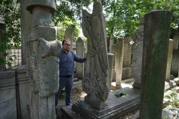 Araştırmacı - Yazar Osmanlı mezar taşlarındaki sırları anlattı
