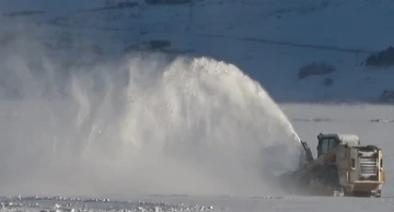 Ardahan’da kar ve tipiden 5 köy yolu ulaşıma kapandı

