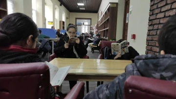 Ardahan’da Kütüphane Haftasında okuma etkinliği düzenlendi

