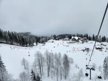 Artvin Atabarı Kayak Merkezinin eşsiz kar manzarası havadan görüntülendi
