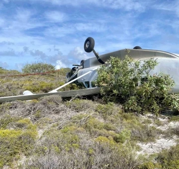Avustralya’da küçük uçak iniş yaparken takla attı: 10 kişi yaralandı