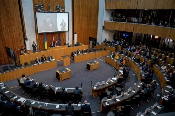 Avusturya’da aşırı sağcı milletvekilleri Zelenskiy konuşurken meclisi terk etti
