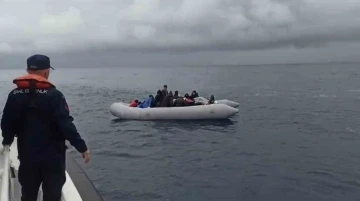  33 düzensiz göçmen kurtarıldı