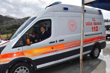 Aydın İl Sağlık Müdürü Şenkul ambulansın direksiyonuna geçti
