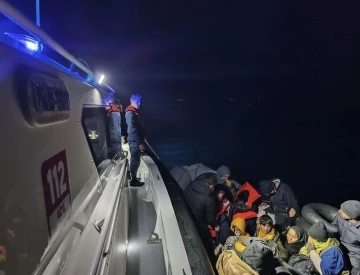 Ayvacık açıklarında 14’ü çocuk, 42 kaçak göçmen yakalandı
