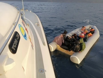 Ayvacık açıklarında 62 kaçak göçmen kurtarıldı, 36 kaçak göçmen yakalandı
