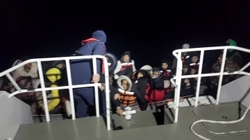 Ayvalık’ta 68 göçmen yakalandı
