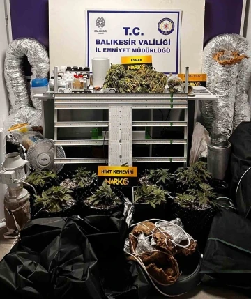 Ayvalık’ta polisten ev görünümlü uyuşturucu imalathanesine operasyon

