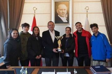 Ayvalıklı atletler Türkiye Şampiyonası öncesinde buluştu
