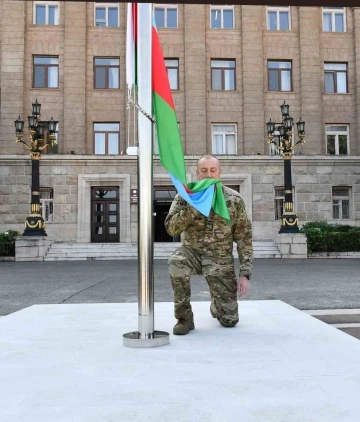 Azerbaycan Cumhurbaşkanı Aliyev: “Kendilerine ‘cumhurbaşkanı’ diyen üç palyaço, hak ettikleri cezayı bekliyor”
