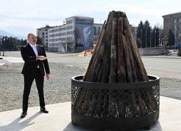 Azerbaycan Cumhurbaşkanı Aliyev nevruz ateşini Hankendi’de yaktı
