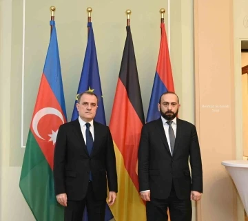 Azerbaycan ve Ermenistan Dışişleri Bakanlarının Berlin’deki barış anlaşması müzakeresi başladı
