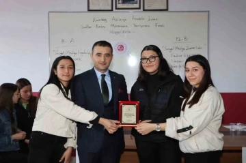 Aziziye Anadolu Lisesinde sınıflar arası münazara yarışması finali yapıldı
