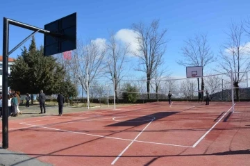 Babadağ Belediyesi, Mollaahmetler Mahallesine spor sahası kazandırdı
